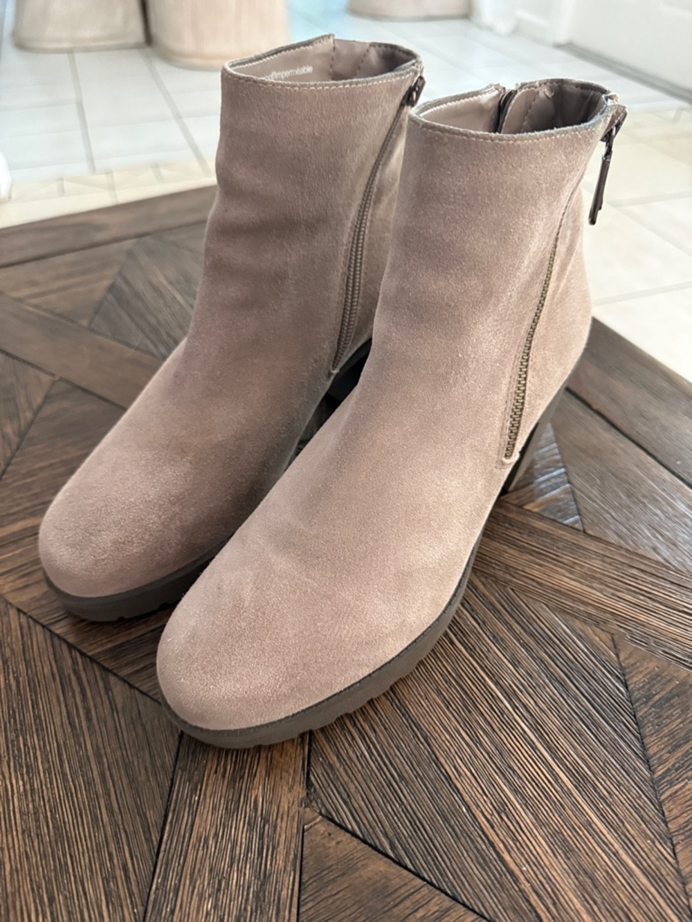 Blondo Waterproof Suede Ankle Side Zipper Boots Taupe Size 8
